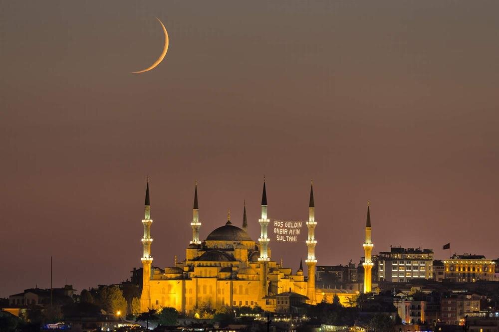 Münafıkların durumu tıpkı şeytanın durumu