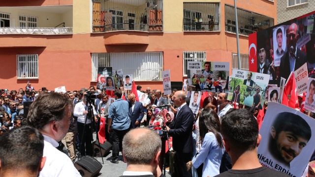 Cumhurbaşkanı Erdoğan annelerimizin bir an evvel evlatlarına kavuşmasını